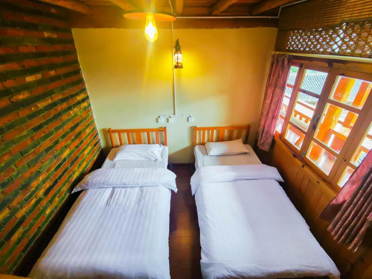 שנגרי - לה Tiger Leaping Gorge Tea Horse Gasthaus מראה חיצוני תמונה